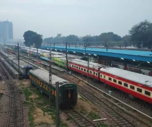 दिल्ली रूट पर मेजर ब्लॉक! कई पैसेंजर और इंटरसिटी ट्रेनें दो दिन नहीं चलेंगी