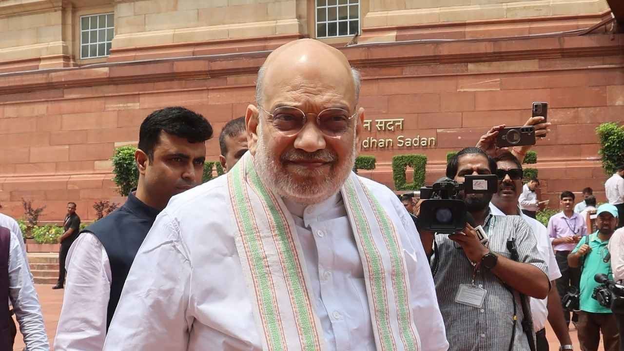 Kolkata News: चोरबागान दुर्गा पंडाल भगदड़ मामले में 7 गिरफ्तार, घायलों का हाल जानने अस्पताल पहुंचे अमित शाह