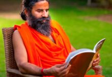 बाबा रामदेव vs सोशल मीडिया: दिल्ली हाईकोर्ट में 'पर्सनालिटी राइट्स' पर छिड़ी जंग, क्या रुकेगा अभिव्यक्ति का अधिकार? (इमेज सोर्स पतंजलि योगपीठ)